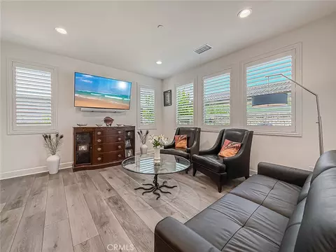 Living - 2402 Conroy Ave, Camarillo, CA 93012 photo 2 of 6