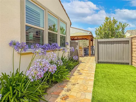Exterior - 2402 Conroy Ave, Camarillo, CA 93012 photo 13 of 22