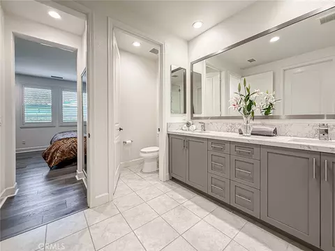 Bath - 2402 Conroy Ave, Camarillo, CA 93012 photo 5 of 6