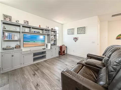 Living - 2402 Conroy Ave, Camarillo, CA 93012 photo 6 of 6