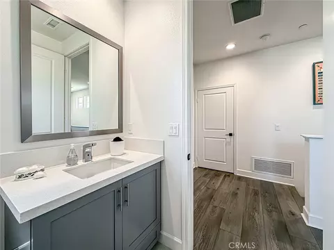 Entry Way - 2402 Conroy Ave, Camarillo, CA 93012 photo 8 of 8