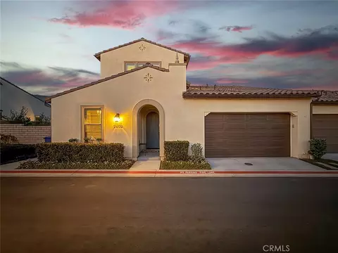 Exterior - 2402 Conroy Ave, Camarillo, CA 93012 photo 7 of 22