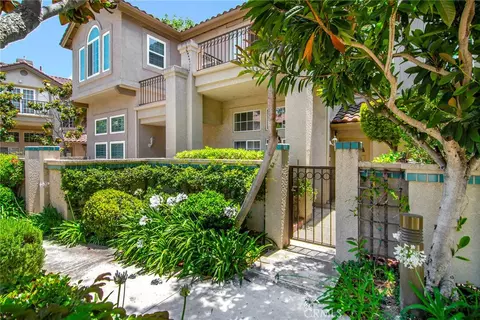 618 Warwick Ave, Thousand Oaks, CA 91360