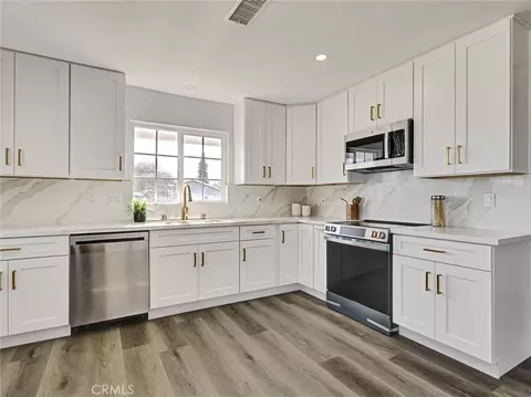 Kitchen - 19722 Tajauta, Carson, CA 90746 photo 5 of 5
