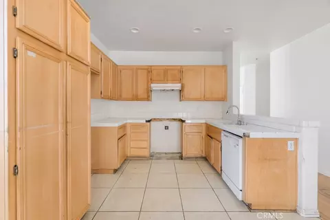 Kitchen - 3753 Saddleback Dr, Palmdale, CA 93550 photo 1 of 2