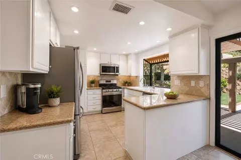 Kitchen - 4384 Laurelhurst Rd, Moorpark, CA 93021 photo 4 of 4