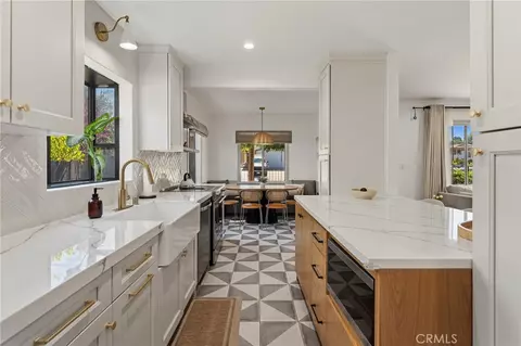 Kitchen - 10623 Tinker Ave, Tujunga, CA 91042 photo 4 of 8