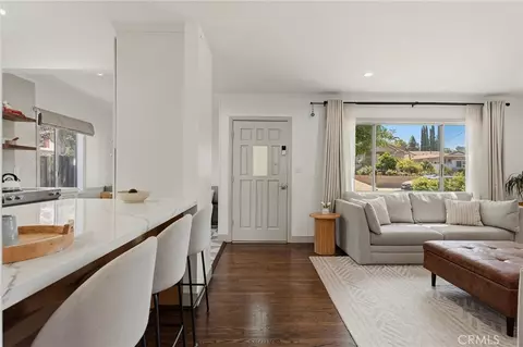 Entry Way - 10623 Tinker Ave, Tujunga, CA 91042 photo 2 of 4