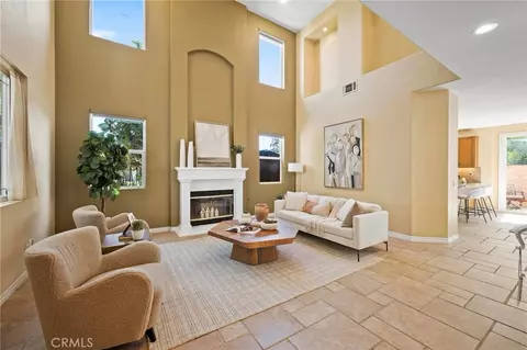 8501 Browns Creek Ln, Canoga Park, CA 91304