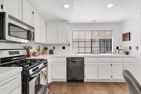Kitchen - 807 Links View Dr, Simi Valley, CA 93065 photo 3 of 3