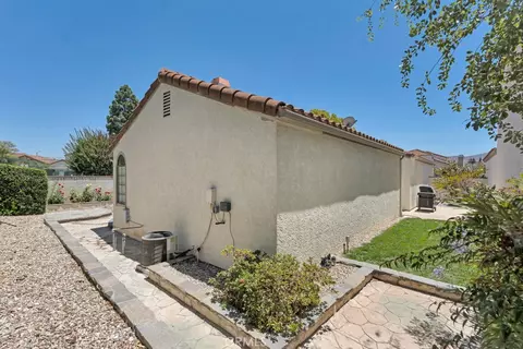 Exterior - 807 Links View Dr, Simi Valley, CA 93065 photo 5 of 8