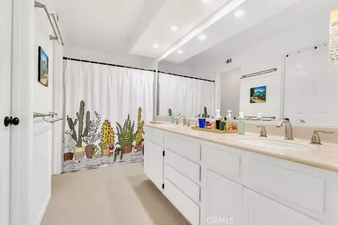 Bath - 807 Links View Dr, Simi Valley, CA 93065 photo 1 of 3