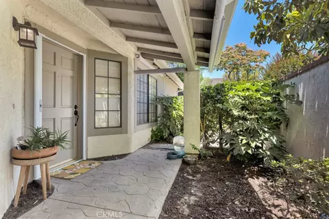 Exterior - 807 Links View Dr, Simi Valley, CA 93065 photo 2 of 8