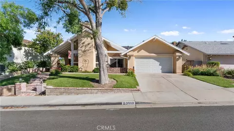 23910 Plaza Gavilan, Valencia, CA 91355