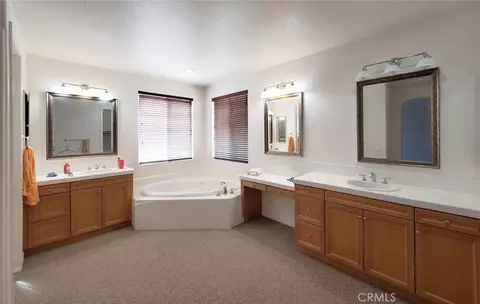 Bath - 3465 Sweetgrass, Simi Valley, CA 93065 photo 2 of 4