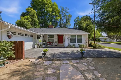 22654 Collins St, Woodland Hills, CA 91367