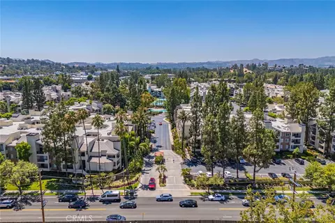 5565 Canoga #117, Woodland Hills, CA 91367
