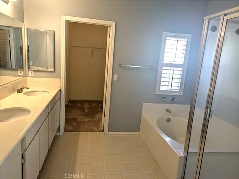 Bath - 550 Lorabel Way #C, Simi Valley, CA 93065 photo 4 of 6