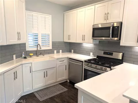 Kitchen - 550 Lorabel Way #C, Simi Valley, CA 93065 photo 1 of 5