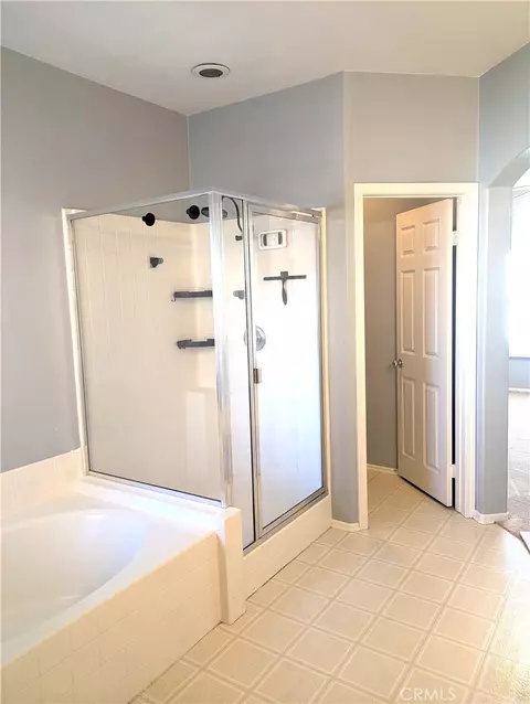 Bath - 550 Lorabel Way #C, Simi Valley, CA 93065 photo 5 of 6