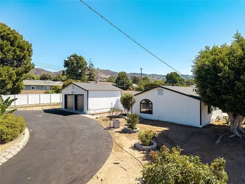 450 W W Loop, Camarillo, CA 93010