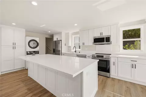 Kitchen - 450 W W Loop, Camarillo, CA 93010 photo 2 of 4