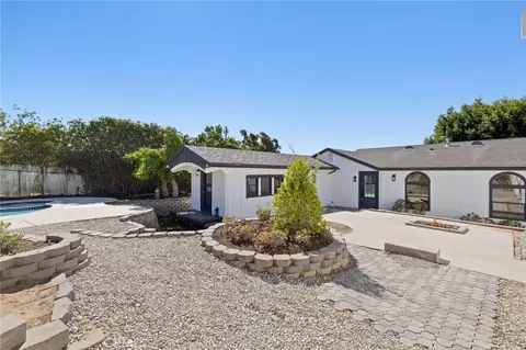 Exterior - 450 W W Loop, Camarillo, CA 93010 photo 2 of 13