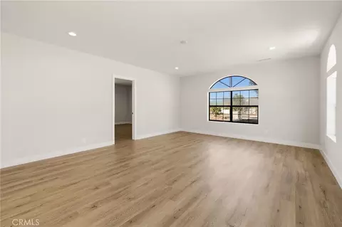 Living - 450 W W Loop, Camarillo, CA 93010 photo 2 of 4