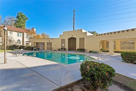 Exterior - 3210 Darby St #102, Simi Valley, CA 93063 photo 4 of 7