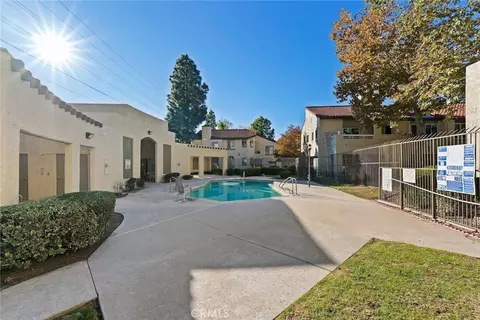 Exterior - 3210 Darby St #102, Simi Valley, CA 93063 photo 5 of 7