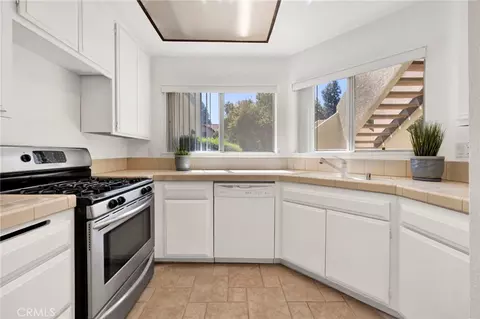 Kitchen - 3210 Darby St #102, Simi Valley, CA 93063 photo 1 of 2