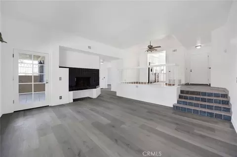 Living - 3210 Darby St #102, Simi Valley, CA 93063 photo 2 of 3