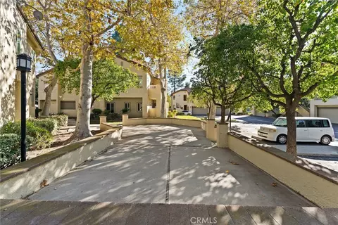Exterior - 3210 Darby St #102, Simi Valley, CA 93063 photo 6 of 7