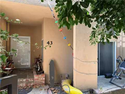 18730 Hatteras #43, Tarzana, CA 91356
