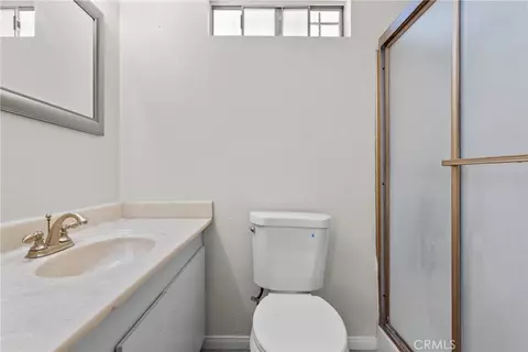 Bath - 14609 S Cahita Ave, Compton, CA 90220 photo 1 of 2