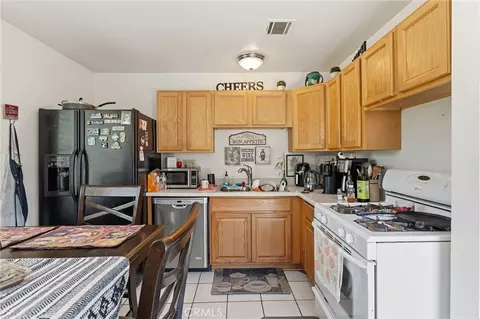 Kitchen - 784 Hillcrest Dr, Camarillo, CA 93012 photo 1 of 2