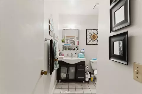Bath - 784 Hillcrest Dr, Camarillo, CA 93012 photo 1 of 3