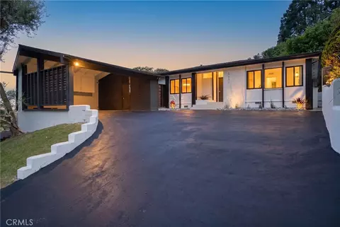 5631 Park Oak Pl, Los Angeles, CA 90068