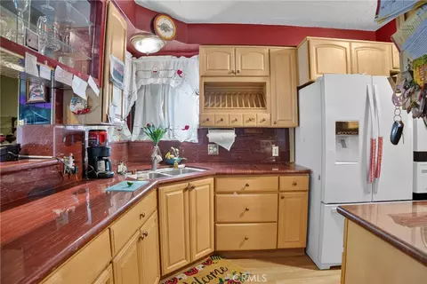 Kitchen - 16042 Kittridge, Van Nuys, CA 91406 photo 1 of 3