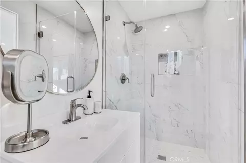 Bath - 651 E Hillcrest Dr, Thousand Oaks, CA 91360 photo 2 of 2