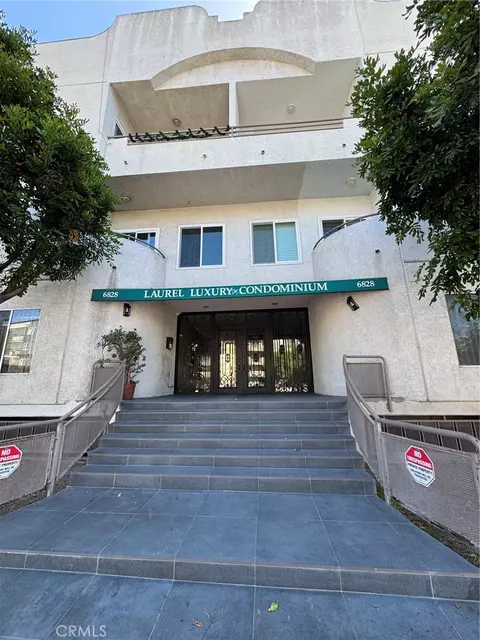 6828 Laurel Canyon Blvd #211, North Hollywood, CA 91605