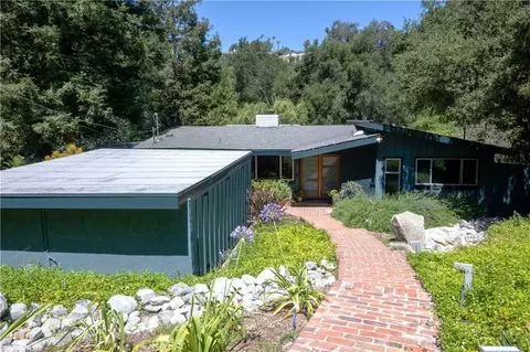 15515 Del Gado Dr, Sherman Oaks, CA 91403