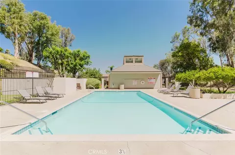 Exterior - 1063 Corbett Ln, Simi Valley, CA 93065 photo 11 of 12