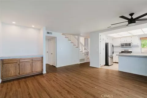 Living - 1063 Corbett Ln, Simi Valley, CA 93065 photo 7 of 10