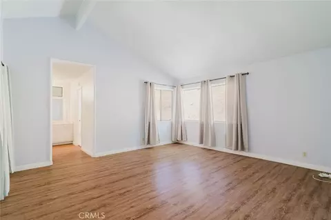 Living - 1063 Corbett Ln, Simi Valley, CA 93065 photo 10 of 10