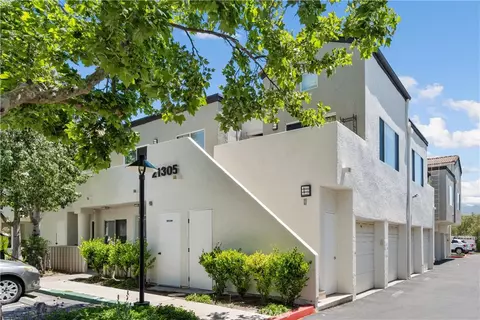 21305 Nandina Ln #201, Newhall, CA 91321