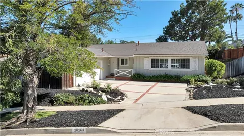 20264 Aetna St, Woodland Hills, CA 91367