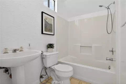 Bath - 10538 Ormond, Sunland, CA 91040 photo 5 of 5