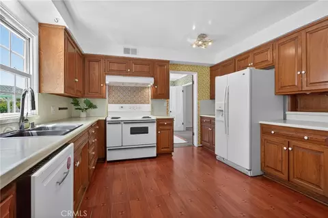 Kitchen - 10538 Ormond, Sunland, CA 91040 photo 3 of 4