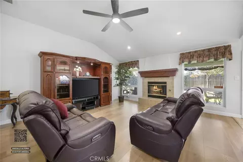 5813 Ragusa Ln, Bakersfield, CA 93308